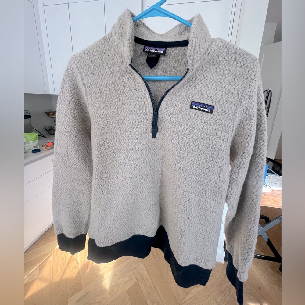 Patagonia quarter zip fuzzy sweater